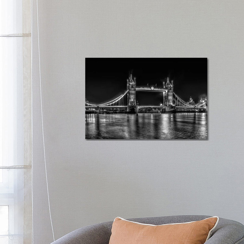 Londres en noir et blanc par David Gardiner - reproduction de photo, H 26 po x l 18 po x 1,5 po, Toile tendue, Pas de tapis