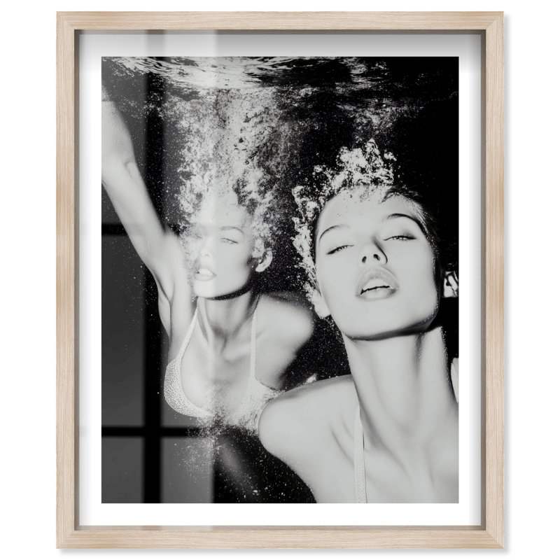 «Dive Shadowbox Print», art mural par Notoriart, cadre blanc, 20 x 24, 25"H x 21"W, White Frame