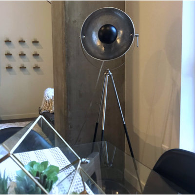 Lampe trépied 58 po Keigo