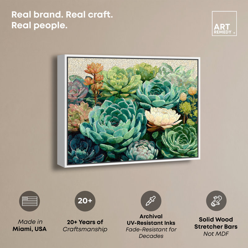 «Echeveria Bloom I», reproduction d'art sur toile encadrée par Art Remedy, cadre blanc, 20 x 16, 21"H x 17"W, White Frame