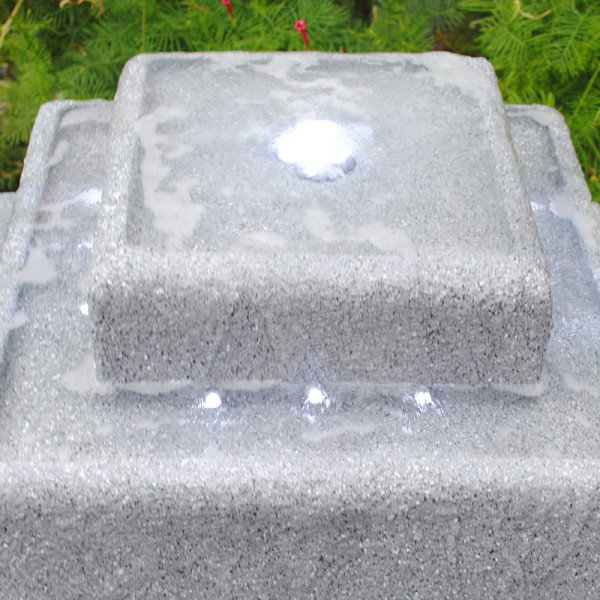Fontaine carrée en résine avec lumière Alberti