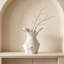 Vase de table blanc en céramique-553642939