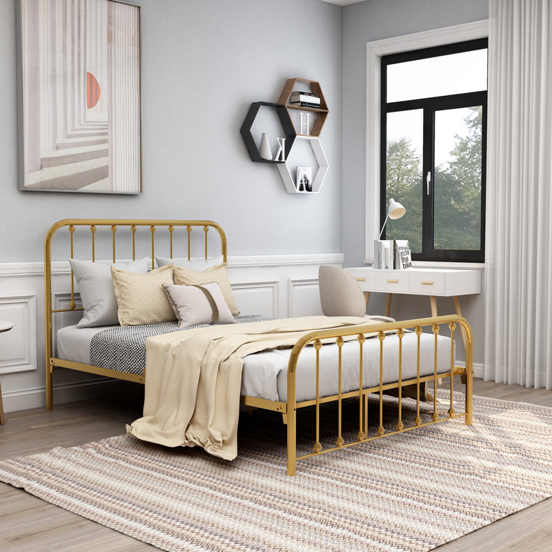 Nayala Metal Spindle Bed, Queen, Gold