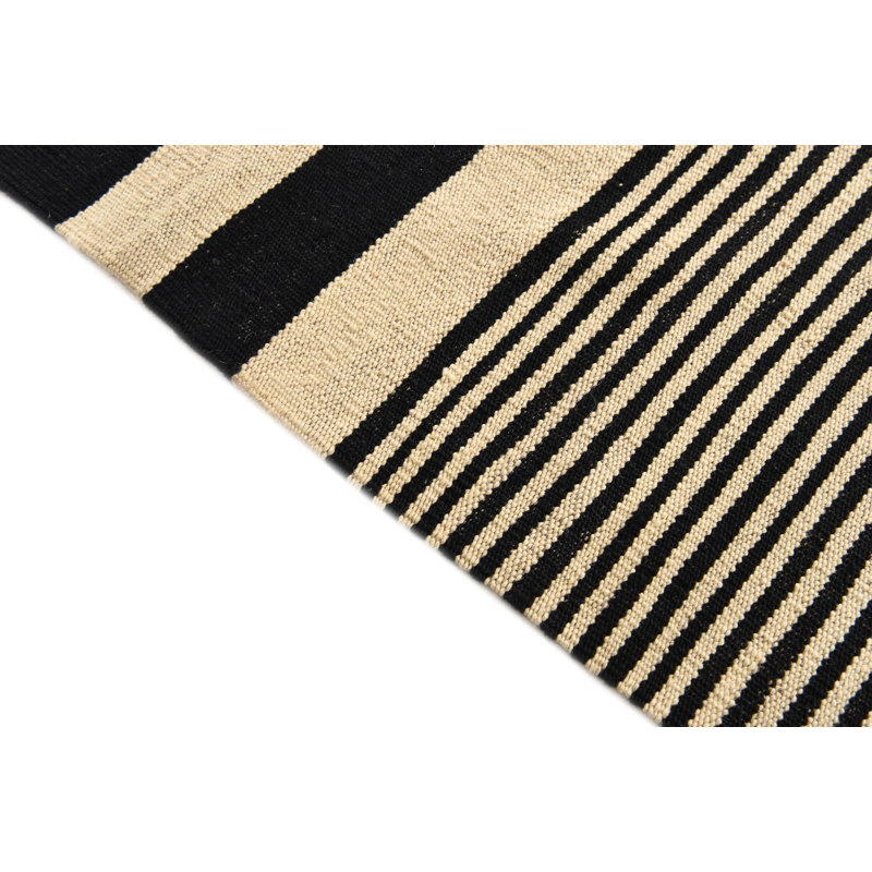 Tapis noir et blanc 5 x 8 Pinkerton