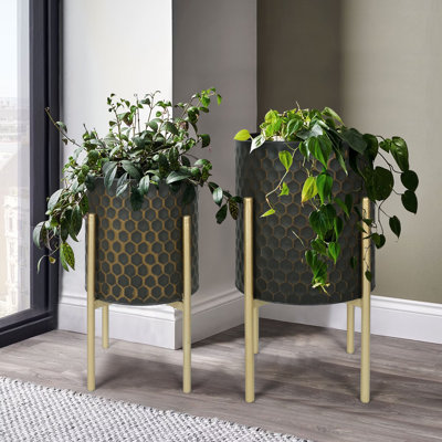 Katelynd Handmade Metal Pot Planter