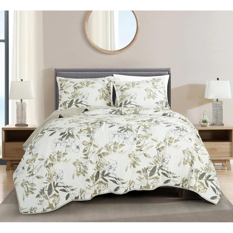 Julia Microfiber / Polyester Standard Floral Quilt, Queen Quilt + 2 Standard Shams