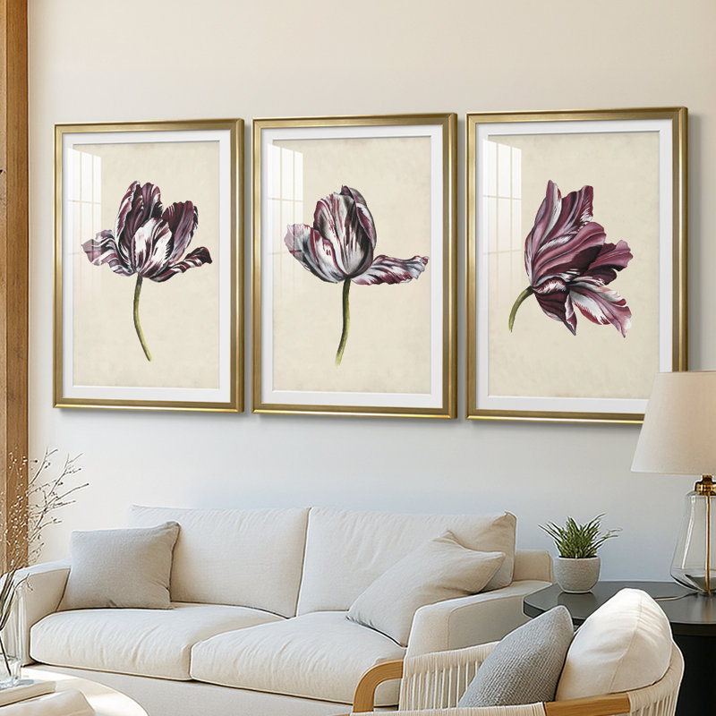 Étude de tulipes antiques I - reproduction encadrée sur mesure de qualité supérieure mate - 3 pièces, H 21 po x l 30 po, Doré
