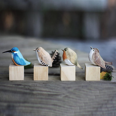 Handmade Wooden Carved Bird Decor Sculpted Hand-Painted Bird Figurines Small Home Decor Bird Statue Shelf Decor Gifts For Bird Lovers (Suit-New)