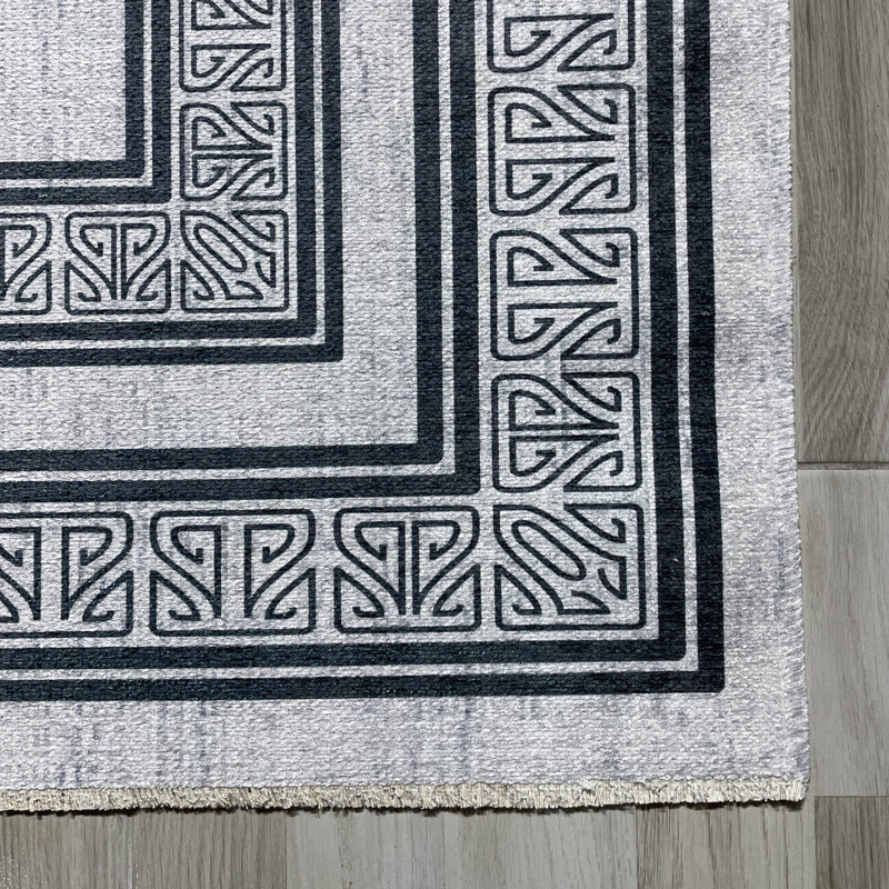 Menatac Geometric Indoor / Outdoor Rug, Rectangle 5'3" x 8'3"