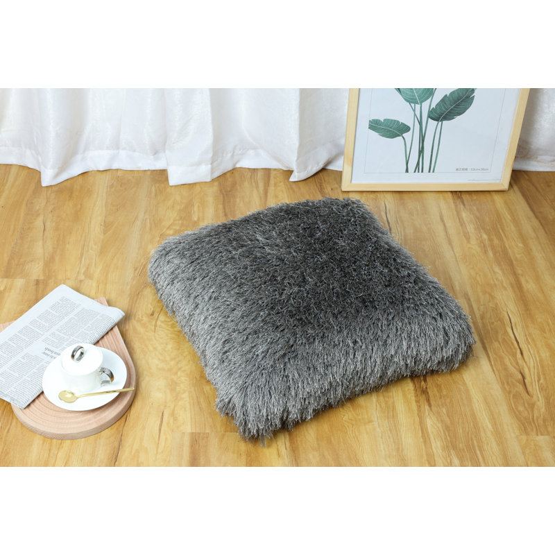 Coussin décoratif en fausse fourrure Milan, Gris