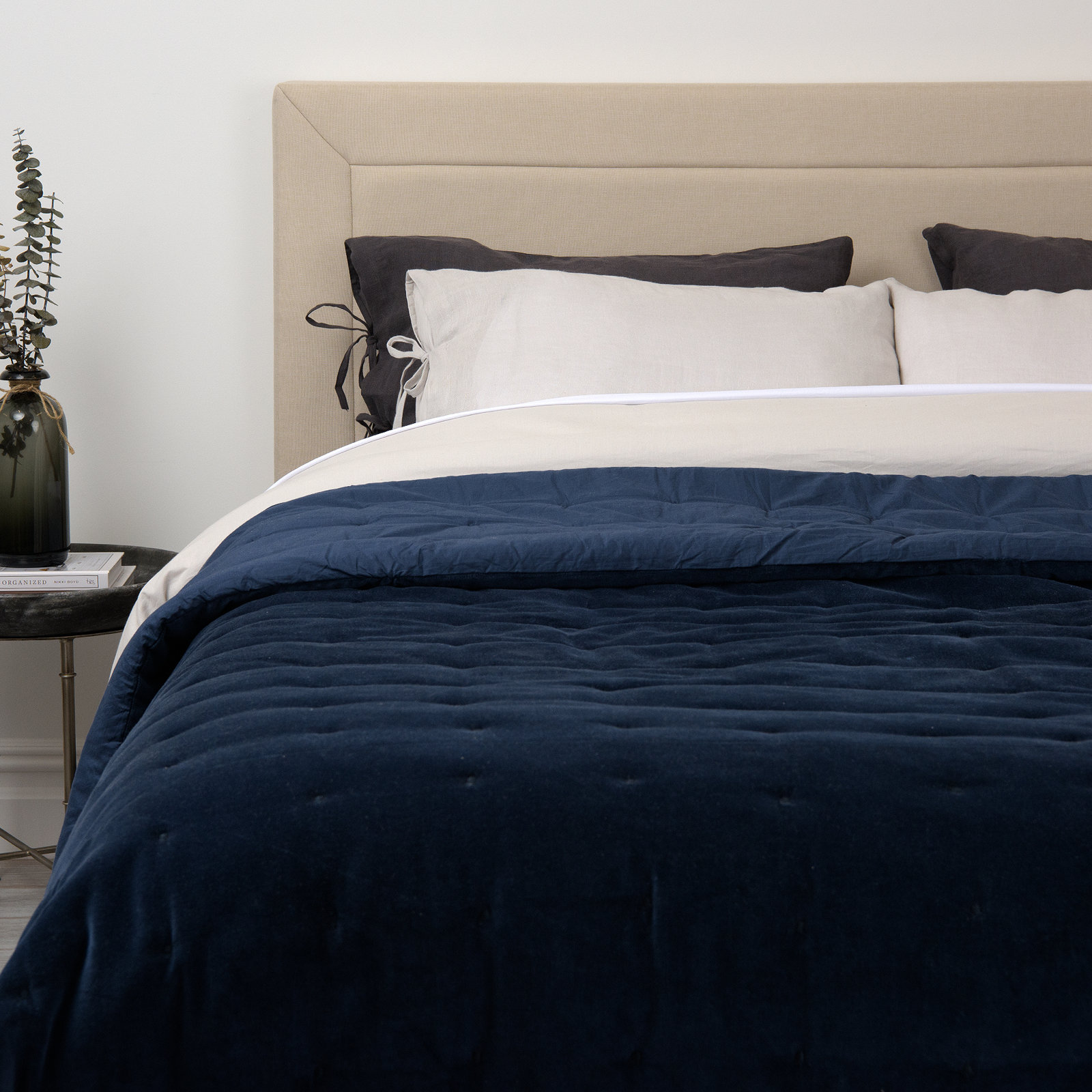 Edmont Velvet Quilt, Navy, Queen Quilt