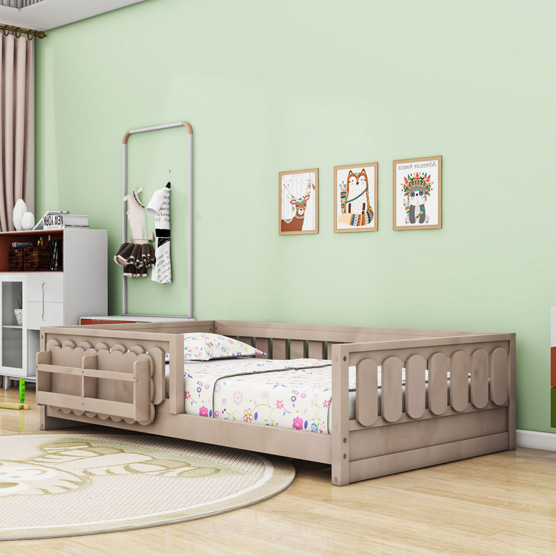 Lit plateforme en bois avec tablettes de rangement et garde-corps, Lit simple, Naturel