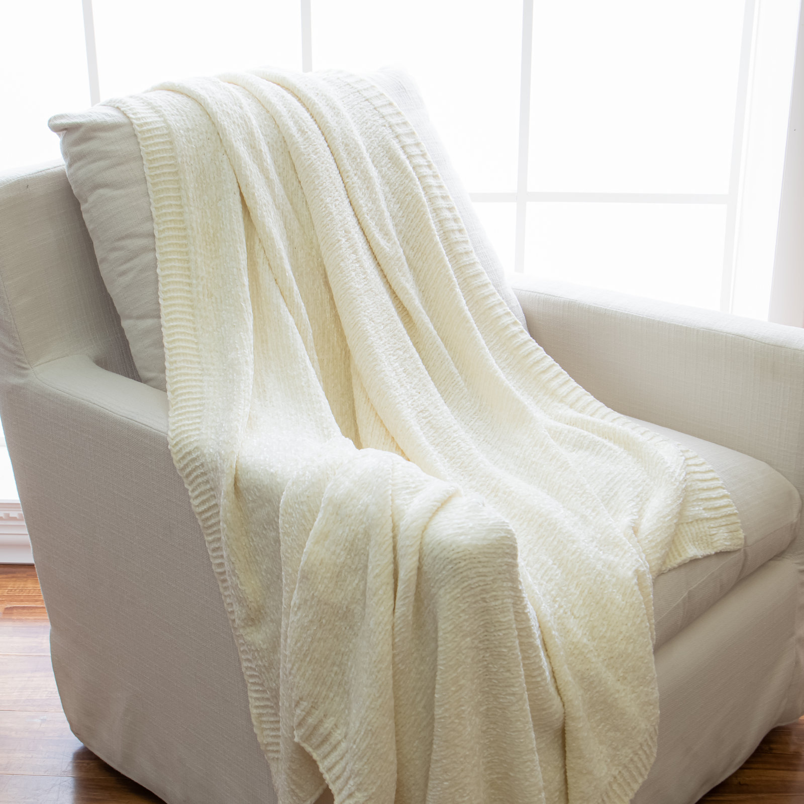 Caspian Knitted Blanket, White