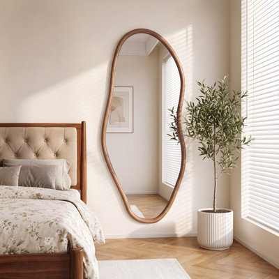Miroirs muraux asymétriques irréguliers en bois massif pour les salons, les salles de bain, les vestibules, les miroirs muraux décoratifs modernes