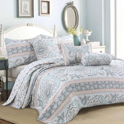 Stouffville Damask Quilt
