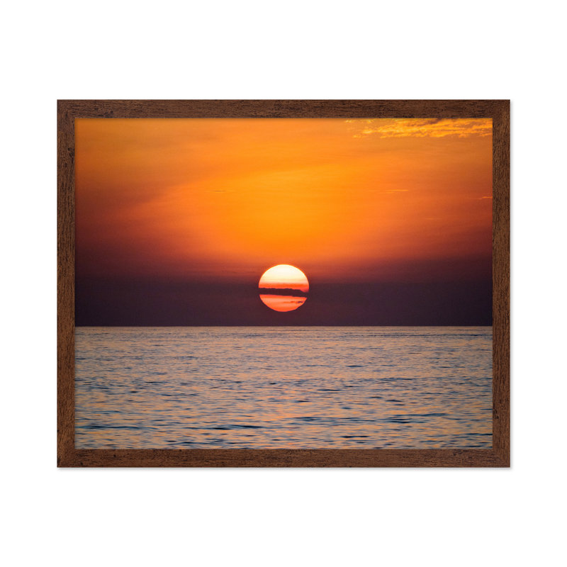Soleil couchant sur l'océan, Affiche, H 12 po x l 16 po, Encadrement brun