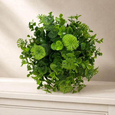 7.5 Inch Boxwood Ball No Pot Included