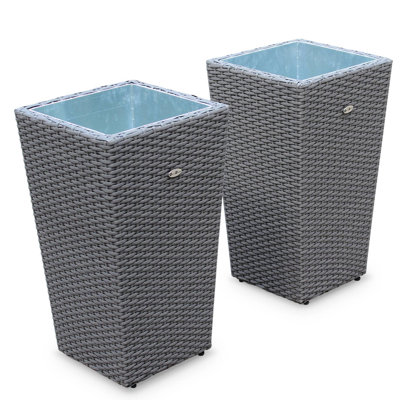 Reina Metal Pot Planter