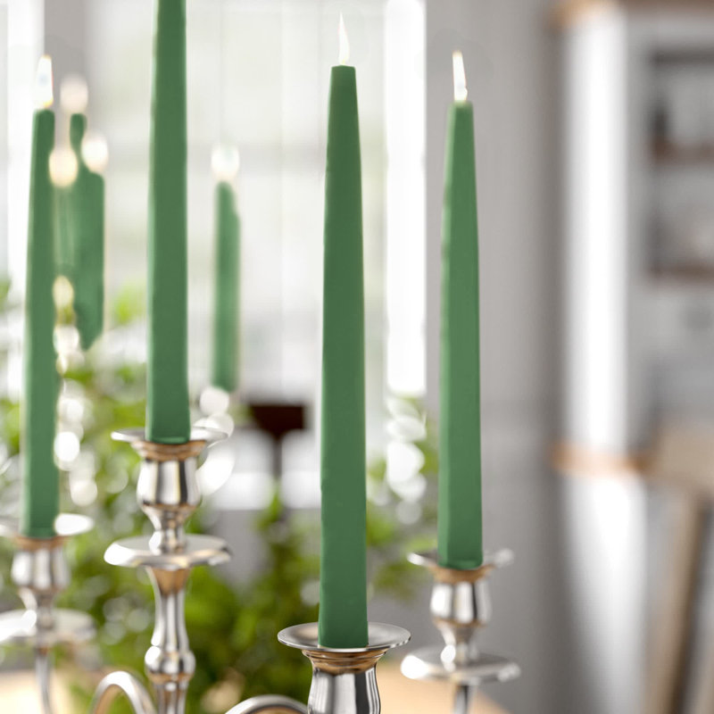 Ensemble de 12 chandelles fuselées non parfumées Estela, Vert chasseur