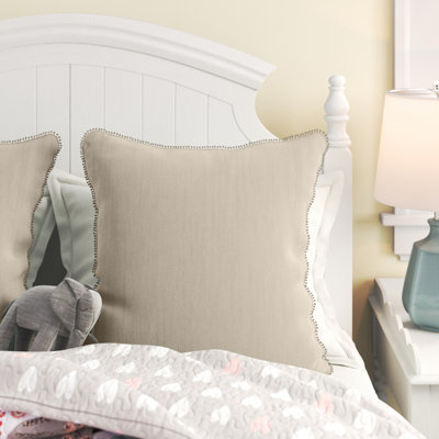 Garter 20" x 20" Linen Throw Pillow