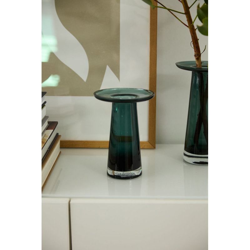Yelena Vase 5.5"x 7.5"