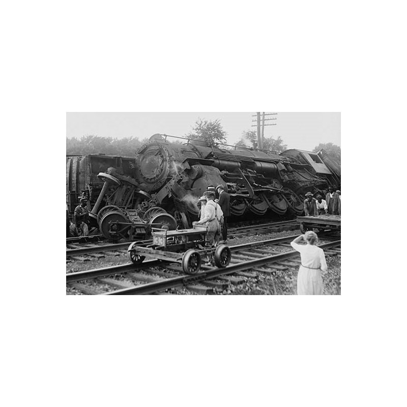 « railroad wreck »-reproduction de photo, H 24 po x l 36 po x P 1,5 po