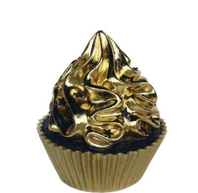 Statue de petit gâteau au chocolat doré avec étoiles surdimensionnées