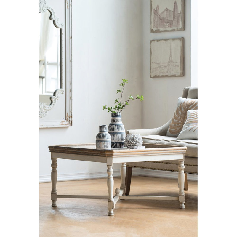 Table basse carrée en bois