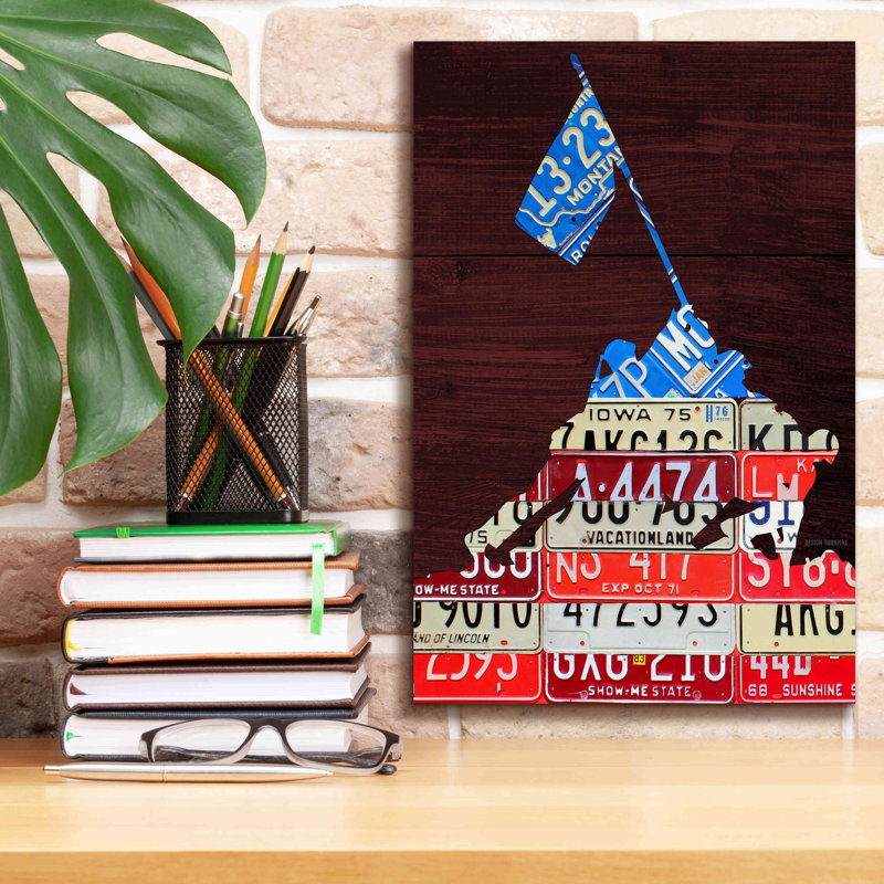 «Iwo Jima Licence Plate Art» par Design Turnpike, estampe numérique sur toile, 12 po x 18 po, H 18 po x l 12 po x P 0,75 po