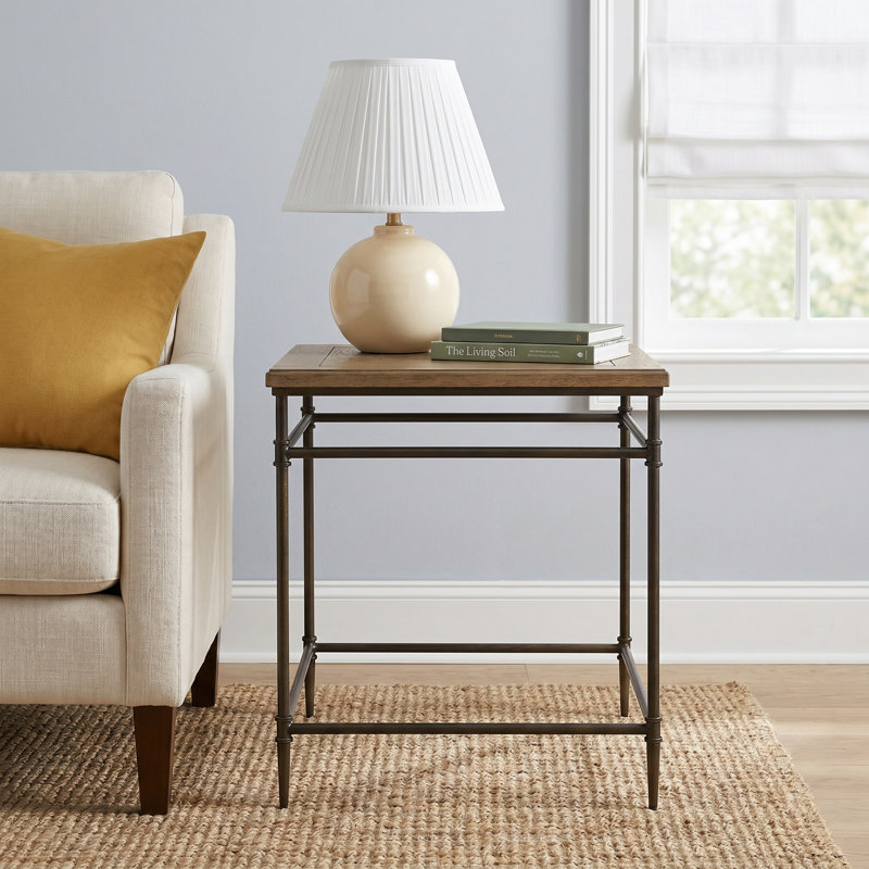 Peppi End Table