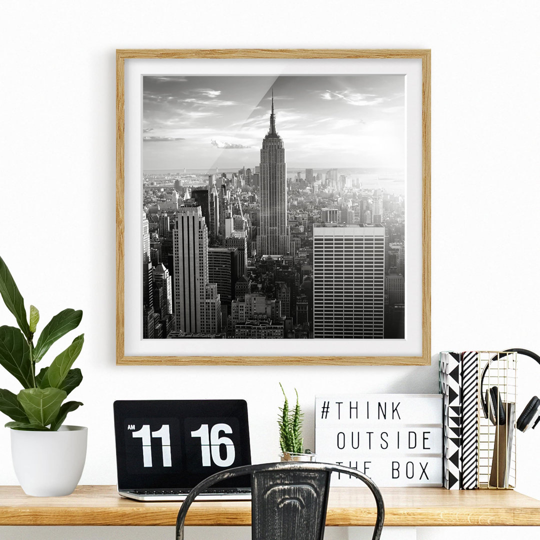 Gerahmtes Papierbild Skyline von Manhattan