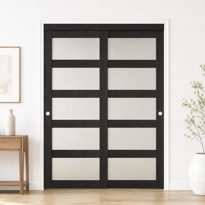 Porte coulissante - Porte intérieure en panneau de fibres à densité moyenne en verre givré 5 Lite avec poignées intégrées et quincaillerie coulissante en aluminium lisse