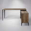 Bureau d'écriture rustique en L avec porte de grange coulissante et pieds en métal, parfait pour les petits espaces et une organisation efficace