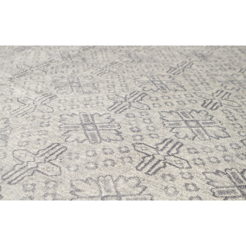 Geometric Area Rug in Silver
