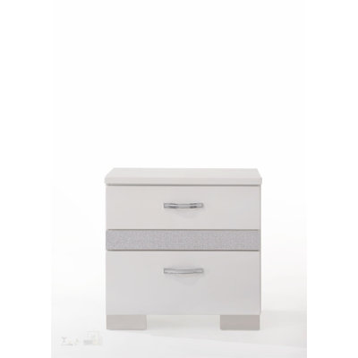 Table de chevet industrielle et chic avec tiroir lisse et fabrication robuste, parfaite pour un décor moderne et rustique