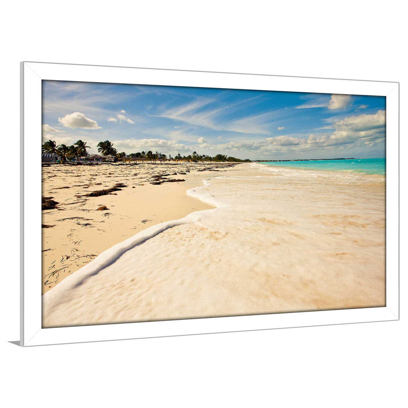 «Walking At High Tide», reproduction de photo, H 21,5 po x l 27,5 po x P 0,75 po, Cadre blanc