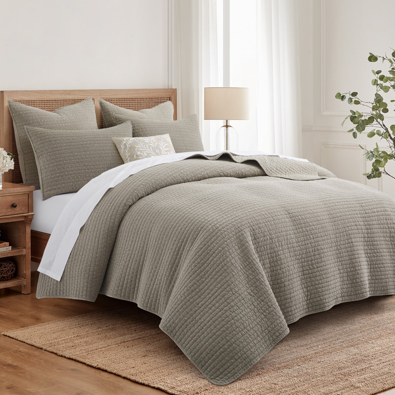Eyelet Taupe Quilt Set, Full / Double Quilt + 2 Standard Shams