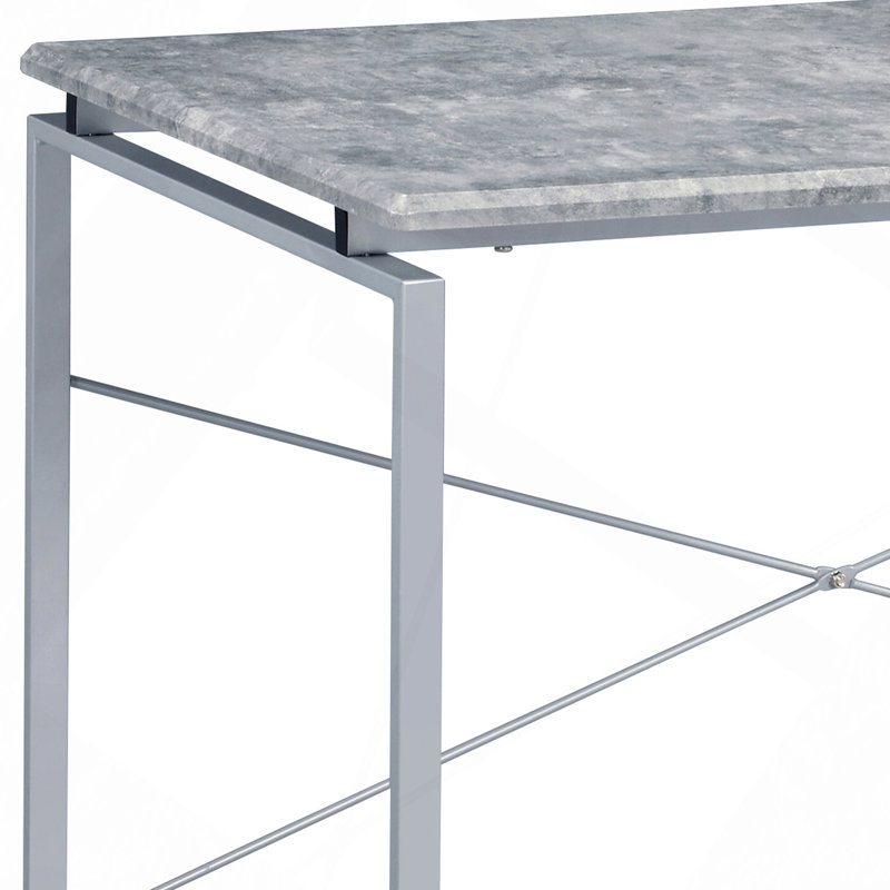 Bureau d'écriture robuste de style industriel avec plateau en faux béton et base en métal, Argenté / Gris