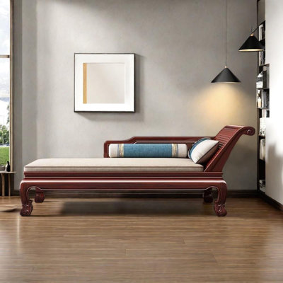 Chaise sculptée en bois de rose