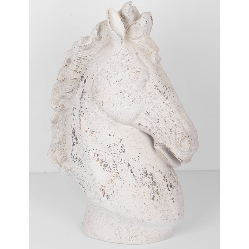 Figurines & Sculptures