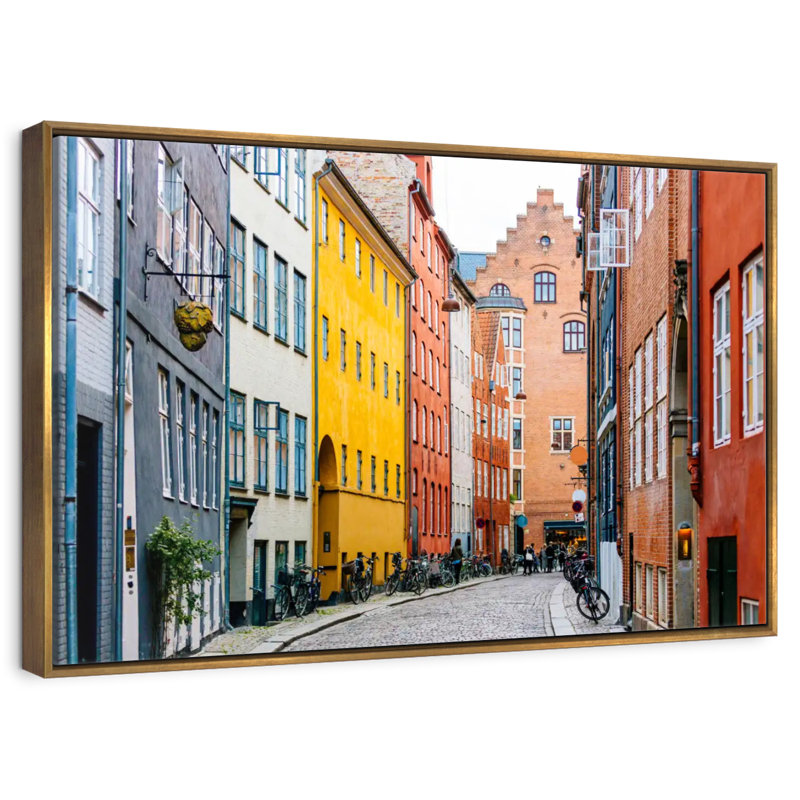 Rue à Copenhague, H 31 po x l 21 po, Cadre flottant doré