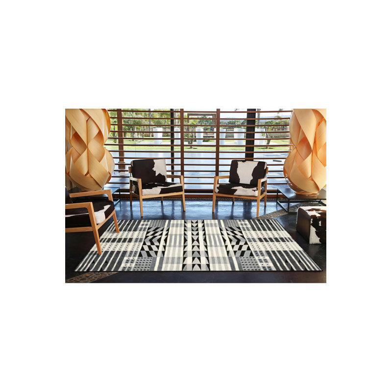 Tapis lavable noir à motif géométrique rectangulaire, Sous-tapis rectangulaire 4 pi 7 po x 6 pi 7 po inc