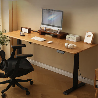 Bureau rectangulaire brun en bois massif à hauteur réglable