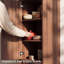 Armoire de rangement haute OMCMUU 180 cm (H) × 40 cm (L) × 40 cm (P), meuble de cuisine étroit autoportant avec plusieurs portes de rangement, organisateur vertical gain de place avec système anti-basculement pour cuisine, salle de bain, salon, entrée, 2 couleurs disponibles-1649842872