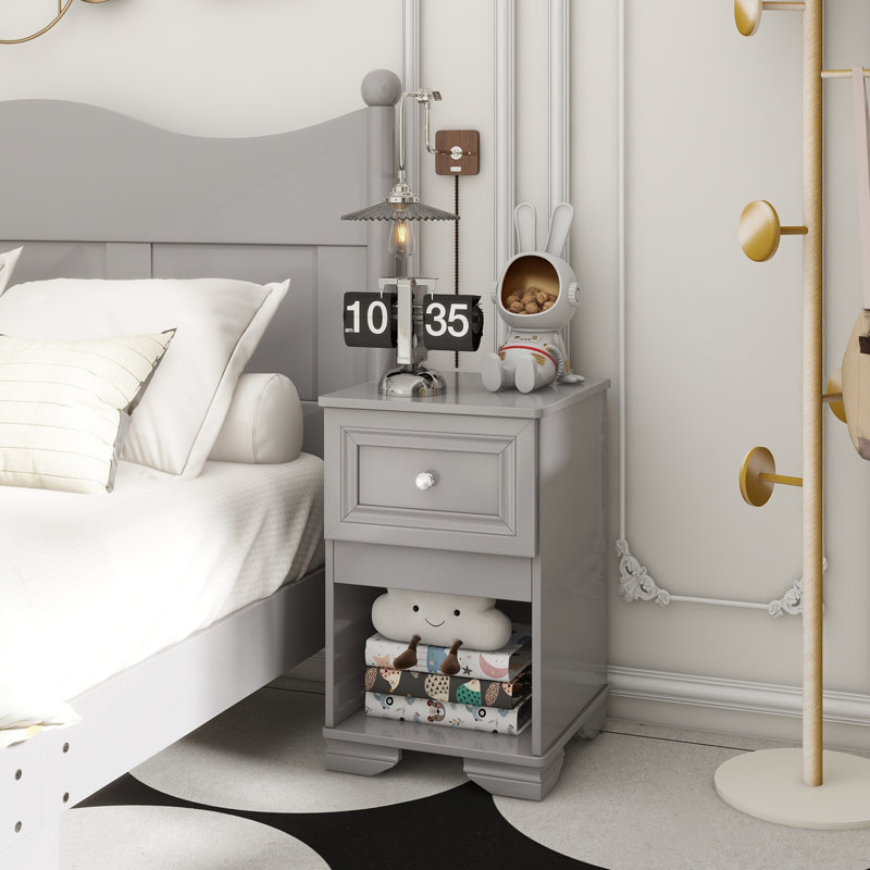 Table de chevet élégante avec tiroir et tablette ouverte pour la chambre à coucher, table de chevet de style rétro avec design classique et poignée en métal