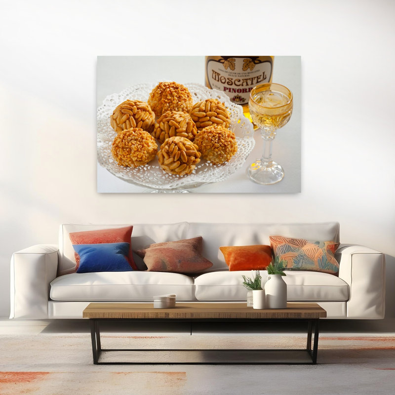 Assiette de panellets avec un muscat, art mural pin traditionnel de Barcelone, Catalogne, Espagne, H 40 po x l 60 po
