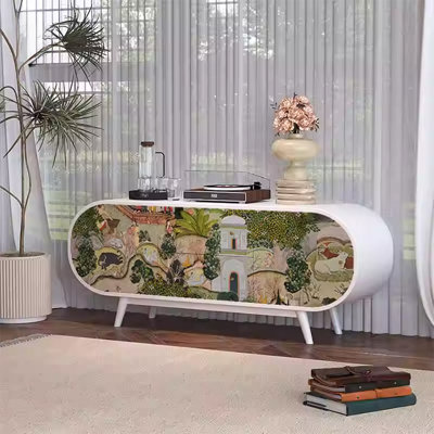 Buffet en noyer avec beaucoup de rangement
