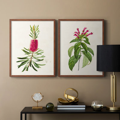 «Pretty Pink Botanicals VII», reproduction encadrée de qualité supérieure - prête à être accrochée - aucun clou requis - aucun clou requis