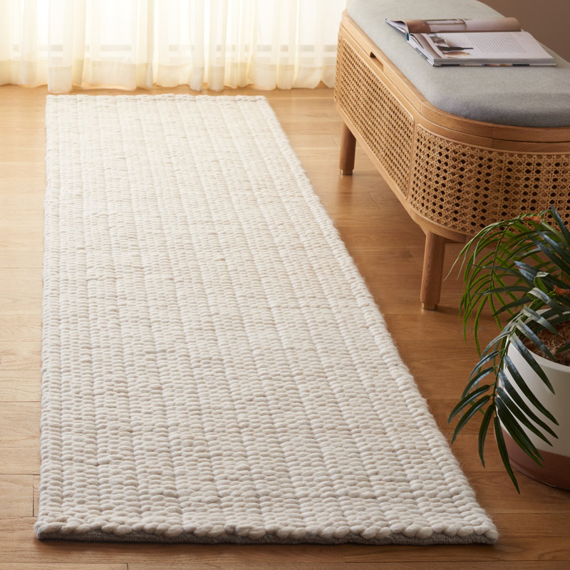 Finnick 706 Area Rug In Ivory, Runner 2'3" x 8'
