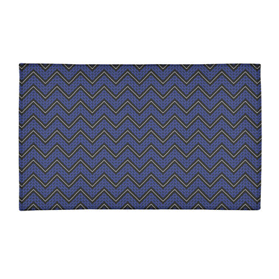 Tapis bleu/noir à chevron tiré à la main